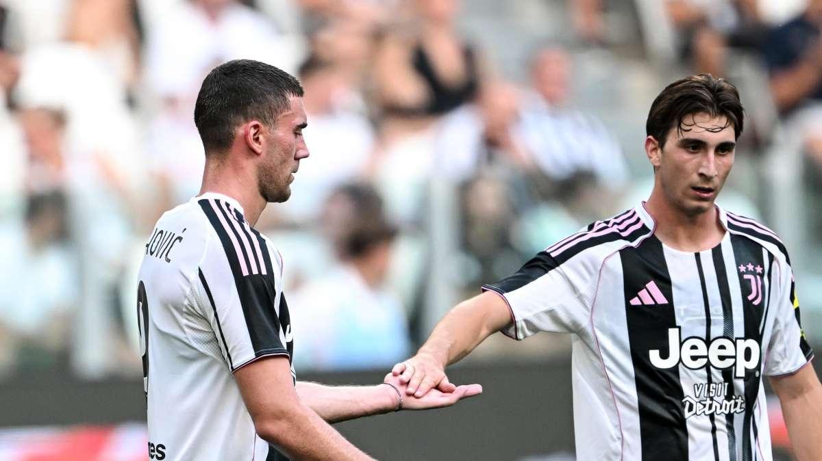 Romano: “Per il Milan resta il nome di Vlahovic che però…” 