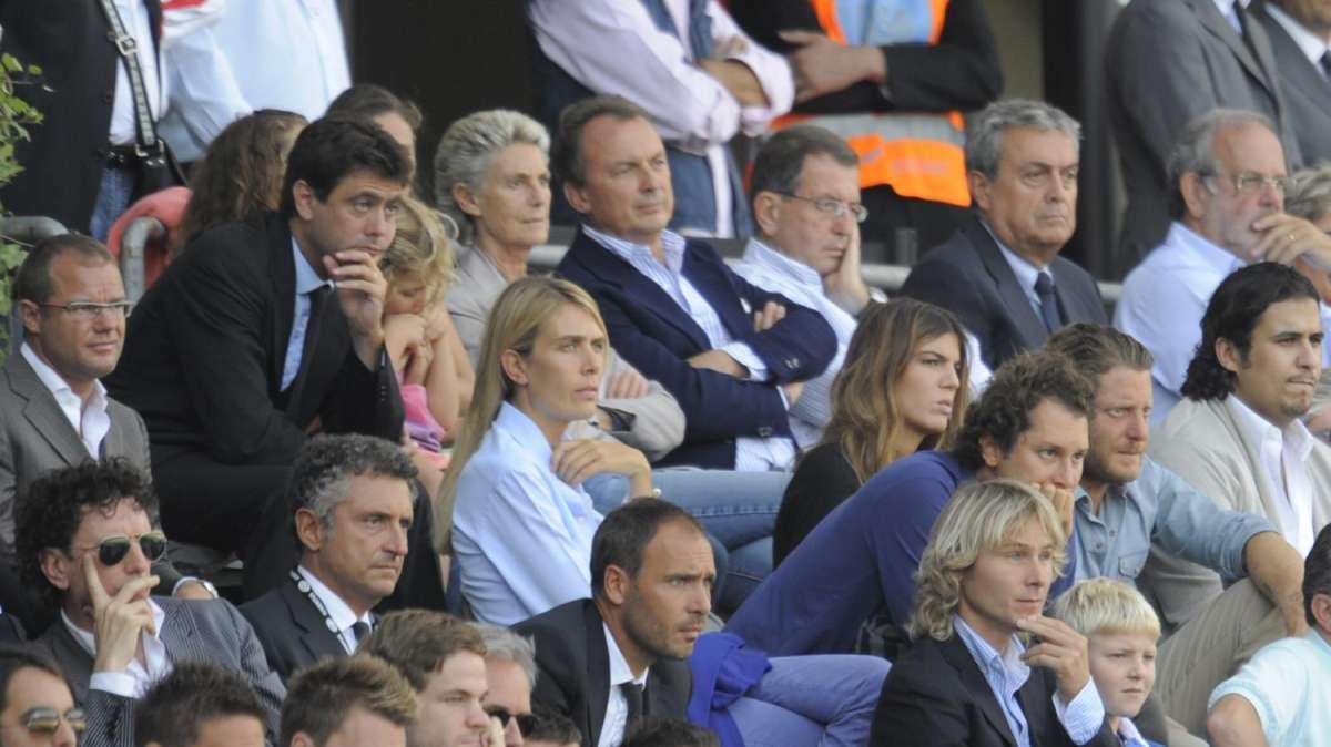  Gazzetta  - Ricostruzione Juve. Agnelli chiede 150 milioni, Elkann ne stanzia 50