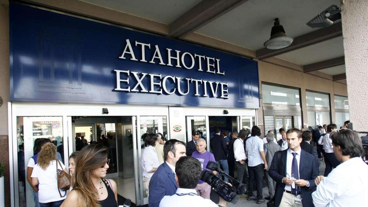 LIVE ATA HOTEL - La Samp si arrende: Regini sarà juventino. Bozzo a Barcellona: lavora per portare Kolarov in bianconero. La Juve ufficializza altre operazioni con Genoa, Parma e Siena. Rinnovate comproprietà Immobile e Boakye. Per Sorensen rischio