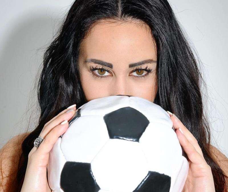 LA SIGNORA IN ROSA - Emanuela Iaquinta: " Sfida all’ultimo... GOL!"