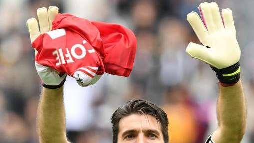 BUFFON:  "Sognare non costa nulla. Vogliamo dimostrare sul campo che ciò che si dice di noi è vero. Champions obiettivo condiviso. Higuain e i nuovi acquisti ci potranno migliorare"