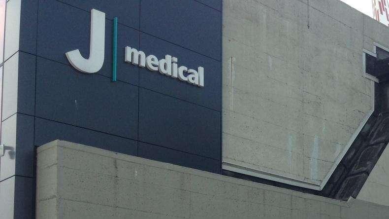 VIDEO - Il neo acquisto Aké è arrivato al JMedical per le visite