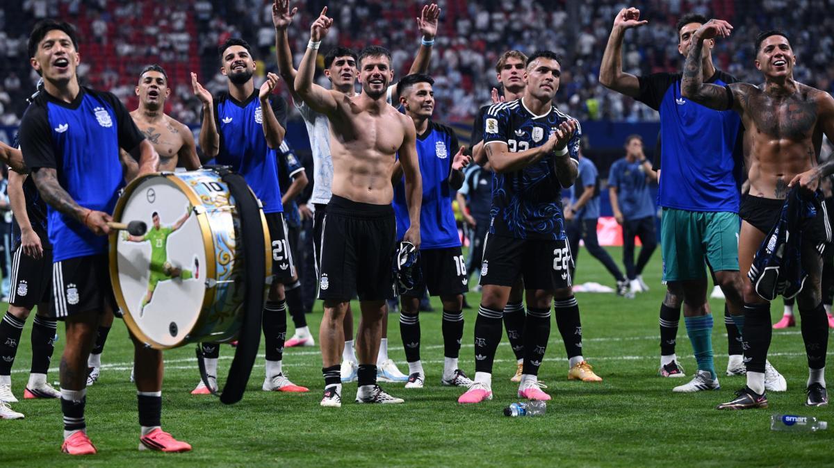 L'Argentina ai piedi Messi e della Seleccion dopo la conquista della finale mondiale