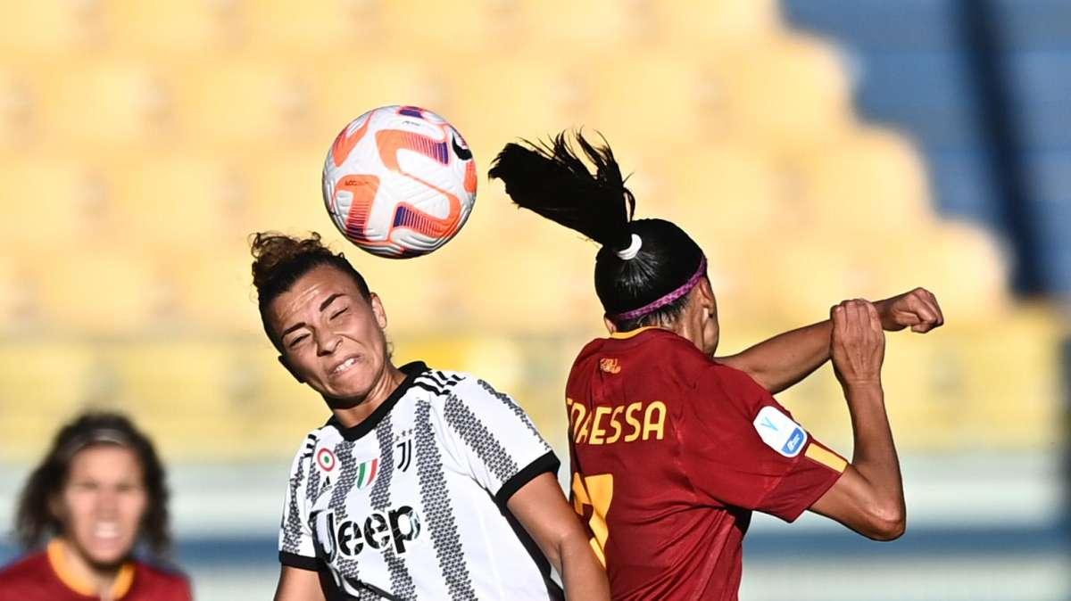 La Juventus su "Twitter": "Derby d'Italia day"