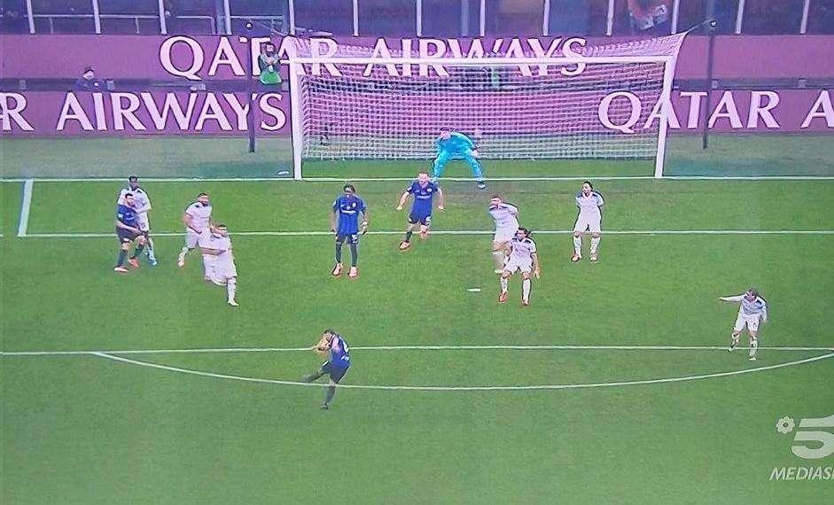Dal campionato alla Coppa Italia, l'Inter avanza con il solito "aiutone" arbitrale. Gol Arnautovic doppiamente irregolare!