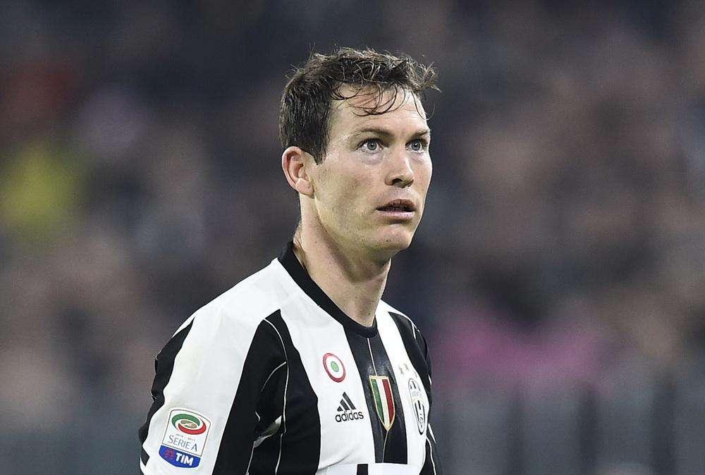 Lichtsteiner si ritira: “Grazie ai tifosi per le splendide emozioni. Orgoglioso del percorso fatto”