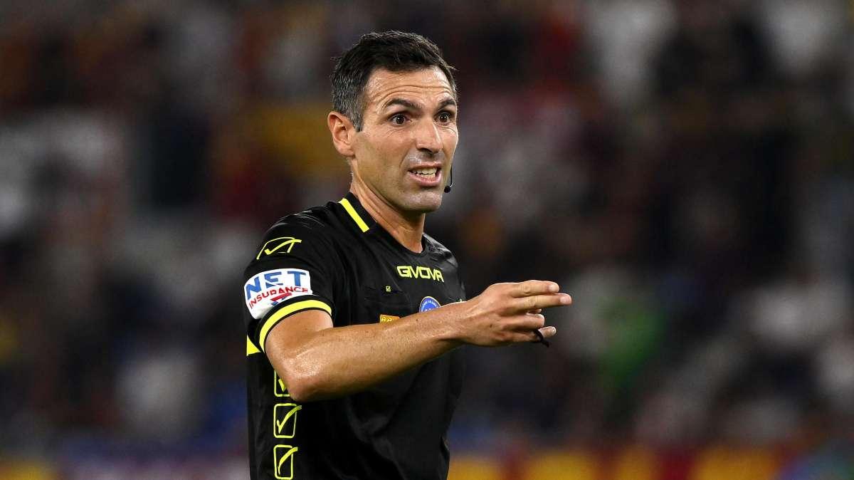 Corsera - L'arbitro Sacchi sarà sospeso dall'AIA: non ha dato la mano ad una assistente