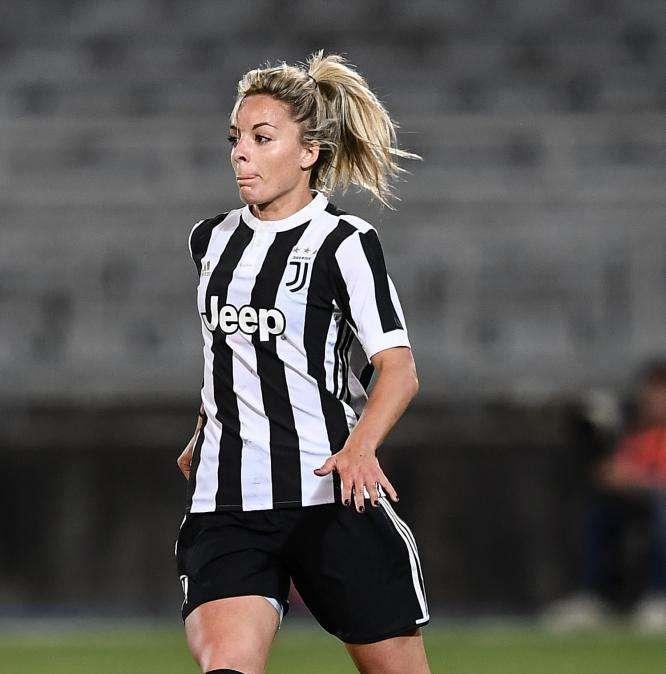 Ieri sera alla festa di Natale, Martina Rosucci in posa con Cristiano Ronaldo