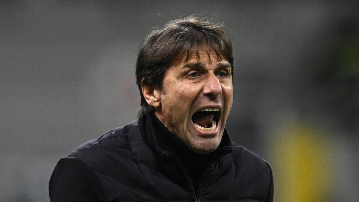 Qui Napoli - Conte: "Squadra conscia della situazione e dell'emergenza, pronta a superare qualsiasi difficoltà"