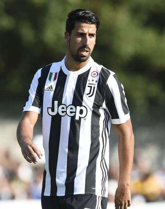 LIVE VINOVO - Allenamento con possesso palla e partitella. Domani alle 19:30 parleranno Allegri e Barzagli. Recuperato Khedira. Mercoledi possibile ritorno alla difesa a 3