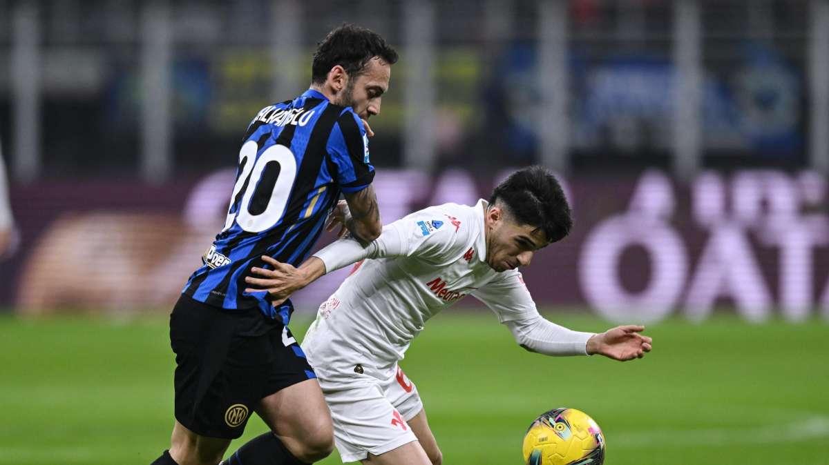 QUI INTER - Calhanoglu non è 'incedibile': i possibili nomi per sostituirlo...