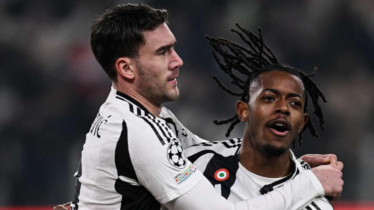 Gazzetta - Vlahovic e Gatti piacciono al Newcastle 