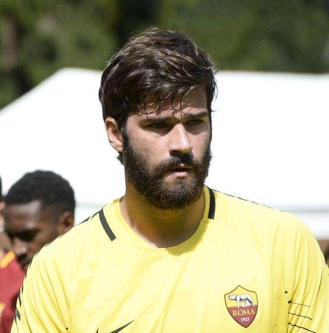 Alisson: "Il mio idolo è Buffon, è uno dei più grandi portieri della storia, se non il più grande"