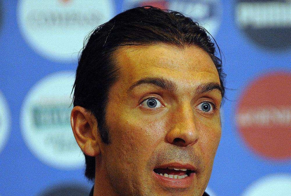 Buffon: "I nostri giovani futuri campioni"