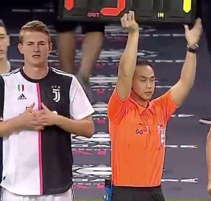 Sportitalia - Il momento dell’esordio di Matthijs DeLigt con la maglia della Juventus (VIDEO)
