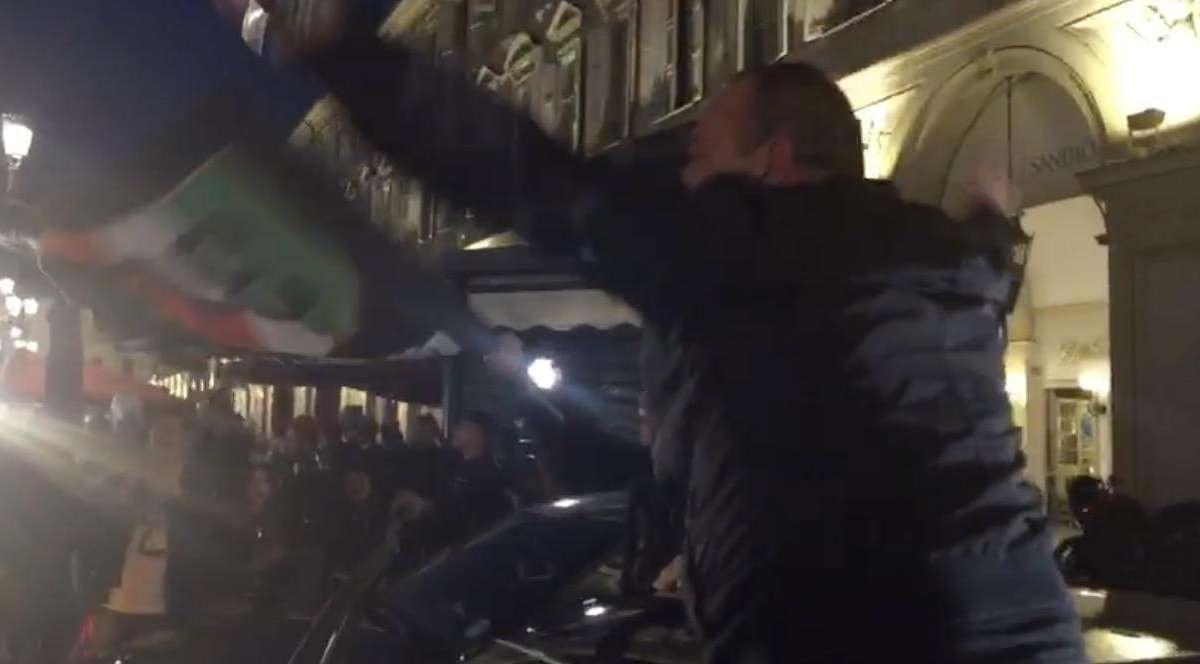 LIVE TJ - I tifosi bianconeri festeggiano in Piazza San Carlo!