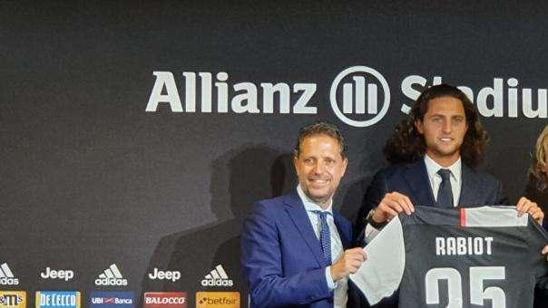 LIVE TJ - RABIOT: "Era arrivato il momento giusto per venire alla Juve,  superiore al PSG. Importanti i consigli di Buffon. Ho scelto il 25"