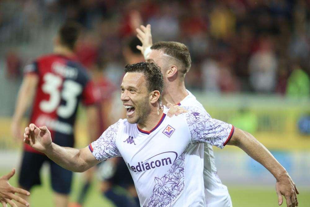 3-2 al Cagliari, Fiorentina ottava va in Europa. Decisivo il gol di Arthur