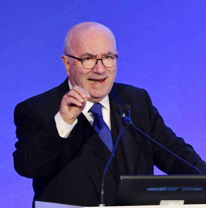Tavecchio a TMW Radio: "Non c'è garanzia di terminare i campionati"