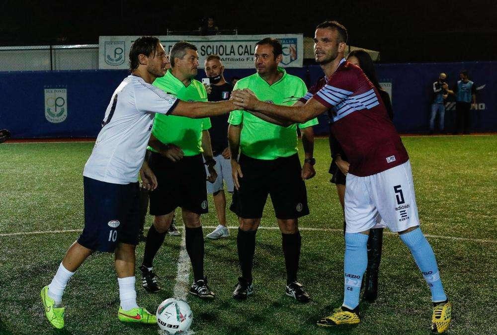 Calcio a 8: supercoppa amara per Totti, vince la Lazio