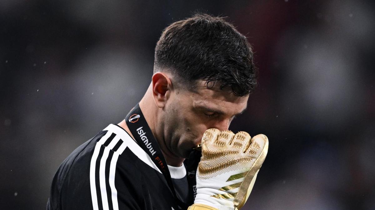 Juventus, accordo con Dibu Martinez: ora resta un solo ostacolo, spunta anche il piano B