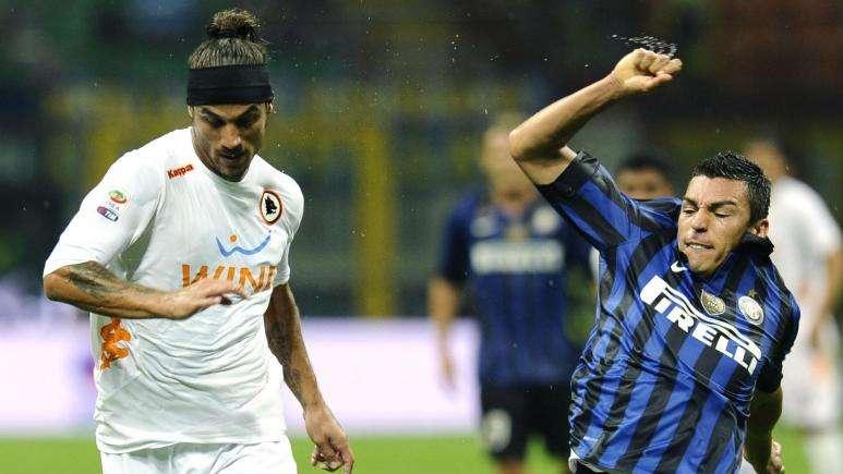 Sky - Slitta a domani l'incontro decisivo tra gli agenti di Lucio e la Juve