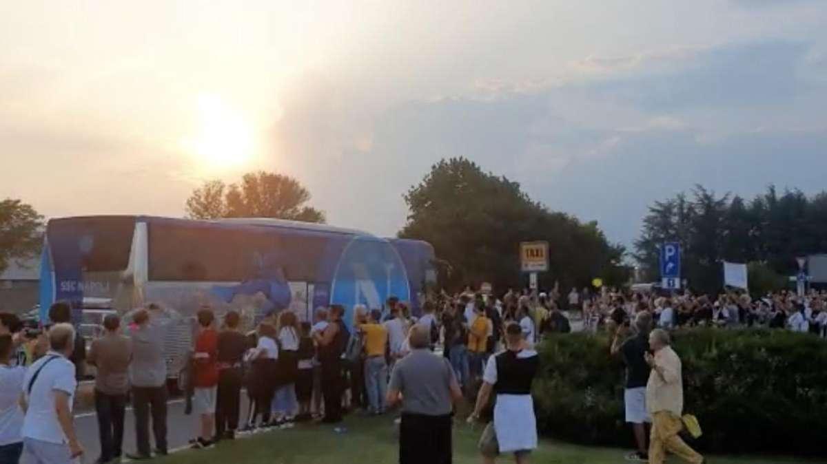LIVE TJ - L'arrivo del Napoli all'Allianz Stadium (VIDEO)