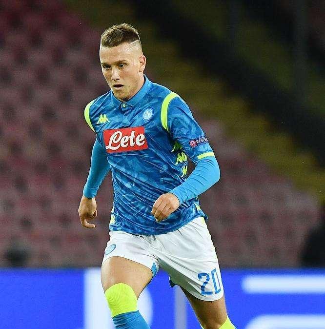 Dall'Inghilterra - Napoli pronto a difendersi dall'assalto del Liverpool per Zielinski 