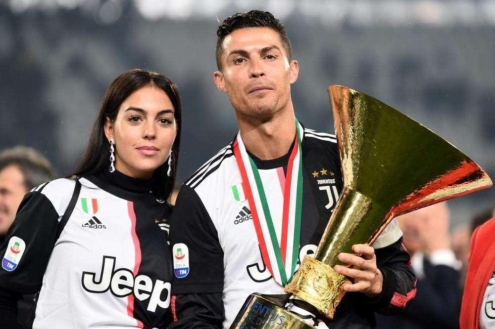 Georgina Rodriguez aderisce al Blackout Tuesday: "Tutto il mio supporto alla comunità nera"