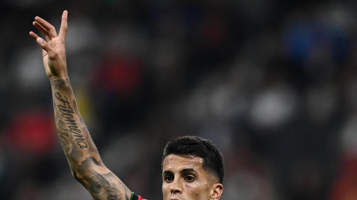 Romano: "Cancelo è interessato ad un ritorno al Barcellona, ma attende la risposta dei blaugrana. L'Inter potrebbe offrire un difensore centrale all'Al Hilal"