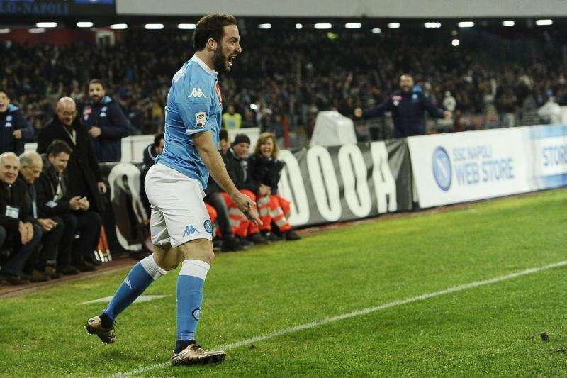 LIVE MERCATO - Higuain alla Juve, ieri visite e firma a Madrid. Marotta pagherà la clausola. L'argentino forse a Torino martedì o mercoledì. Ultime su Matic, Pogba e Cuadrado