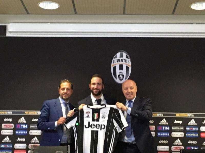 La Stampa - Quattrini e grandi star per la Juve 
