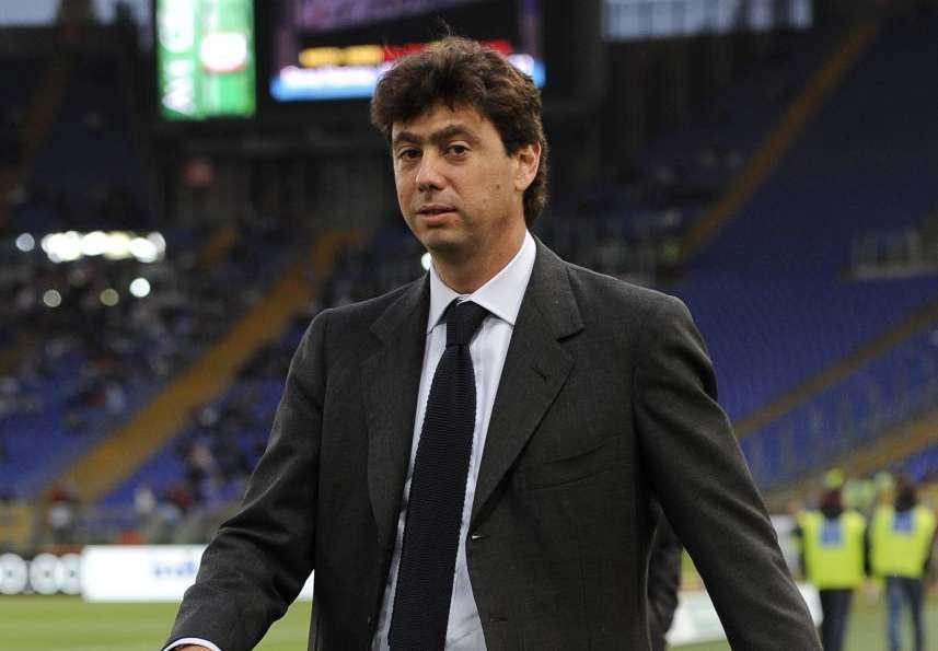 LIVE - BLITZ DI AGNELLI A VINOVO: DISCORSO ALLA SQUADRA AL CENTRO DEL CAMPO. PRESENTI ANCHE VUCINIC E MAROTTA