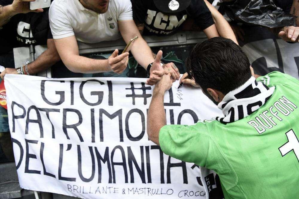 Al 62' di Juve-Verona, il mondo bianconero si ferma 