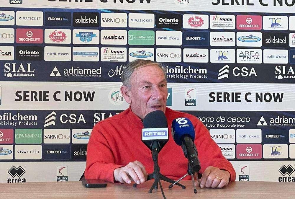 Zeman sta meglio, foto al mare con il figlio Karel