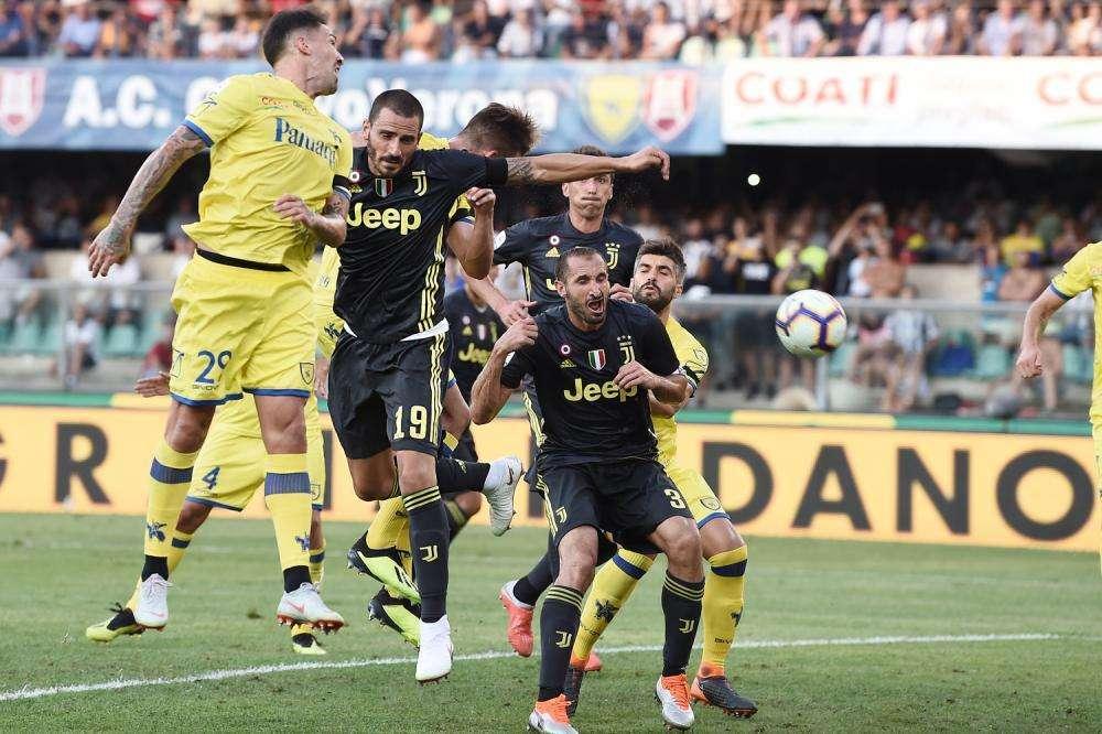L'uso della Var lascia perplessi e sui media si parla solo di altri casi...