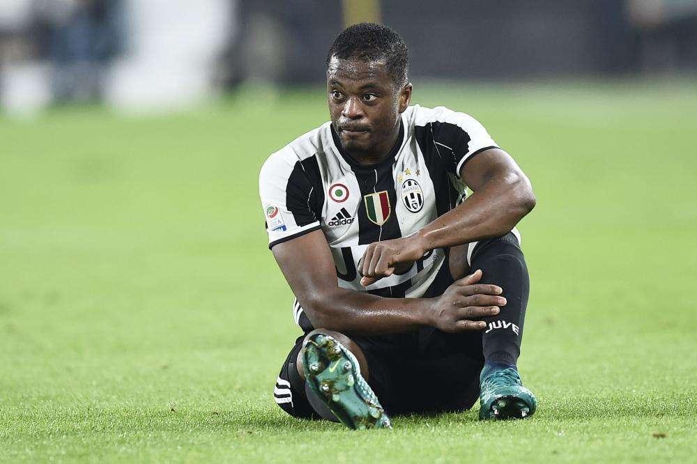 L'ex Juventus Evra rende omaggio a Eric Cantona: "Hai fatto tanto per me"