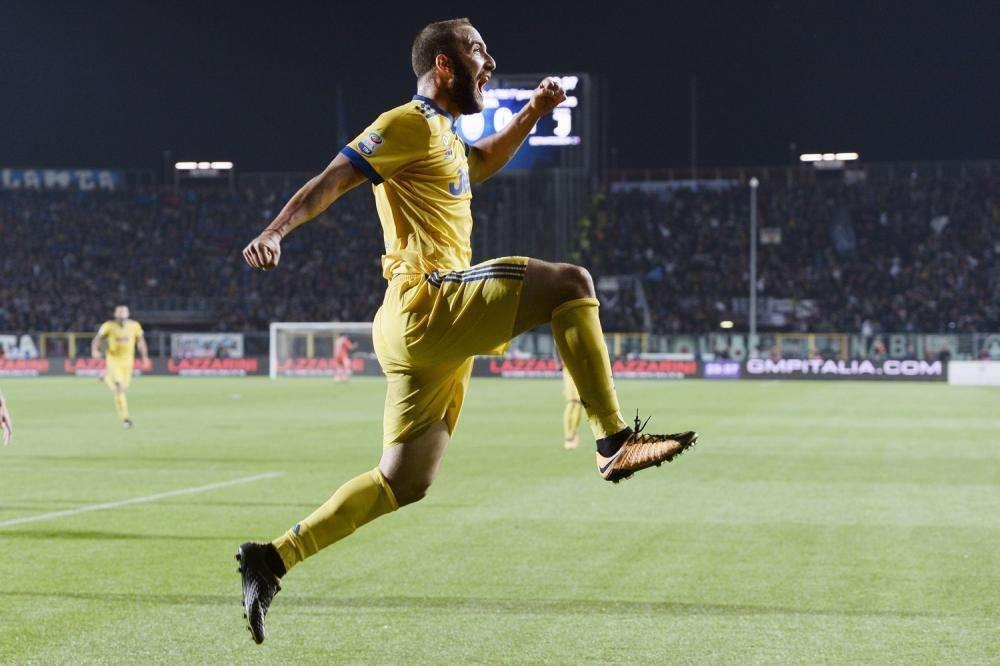 LIVE TJ - SPORTING L. - JUVENTUS 1-1,  Higuain tiene la Juve al secondo posto nel gruppo D di Champions, fallito il match point per la qualificazione