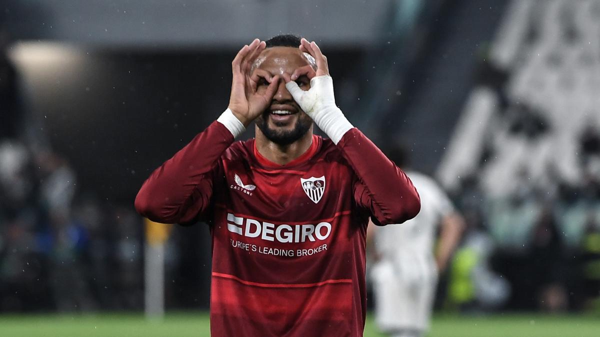 L'allenatore del Fenerbahce mette sul mercato En Nesyri