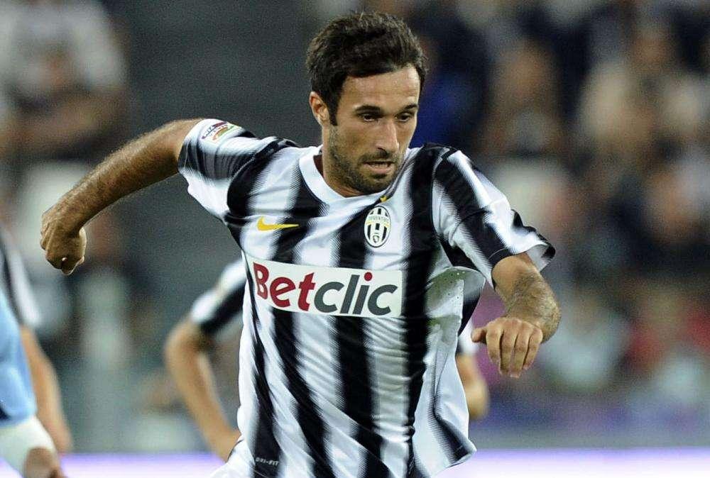 Confusione sul primo giallo di Vucinic: per proteste, non per il "cestino"