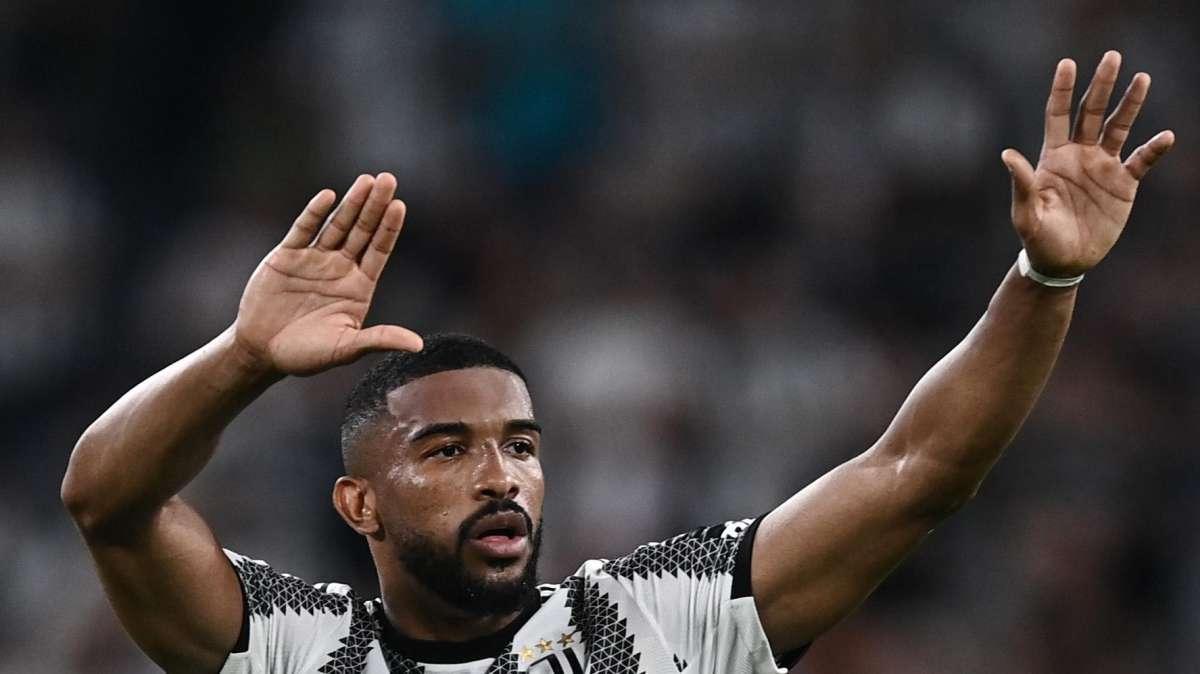Il Giornale - Juve, difesa bunker col tris da rottamare