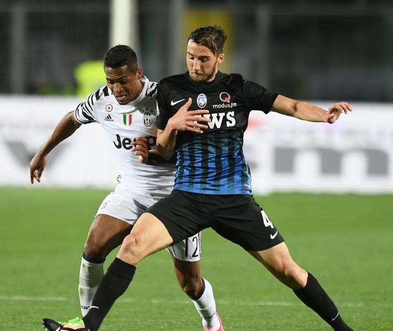 Dall'Inghilterra: Chelsea e PSG su Alex Sandro, l'ultima parola spetta al giocatore