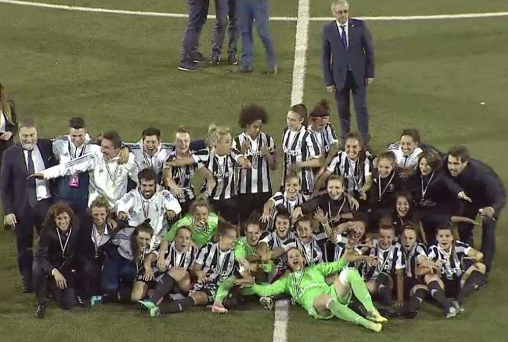 Dal campo agli spogliatoi: i festeggiamenti delle Campionesse d'Italia (VIDEO)