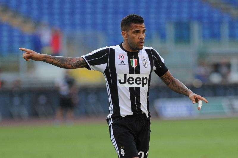 DANI ALVES: "Abbiamo limitato bene Messi, qualificazioni gare difficili. Siamo un bel gruppo"