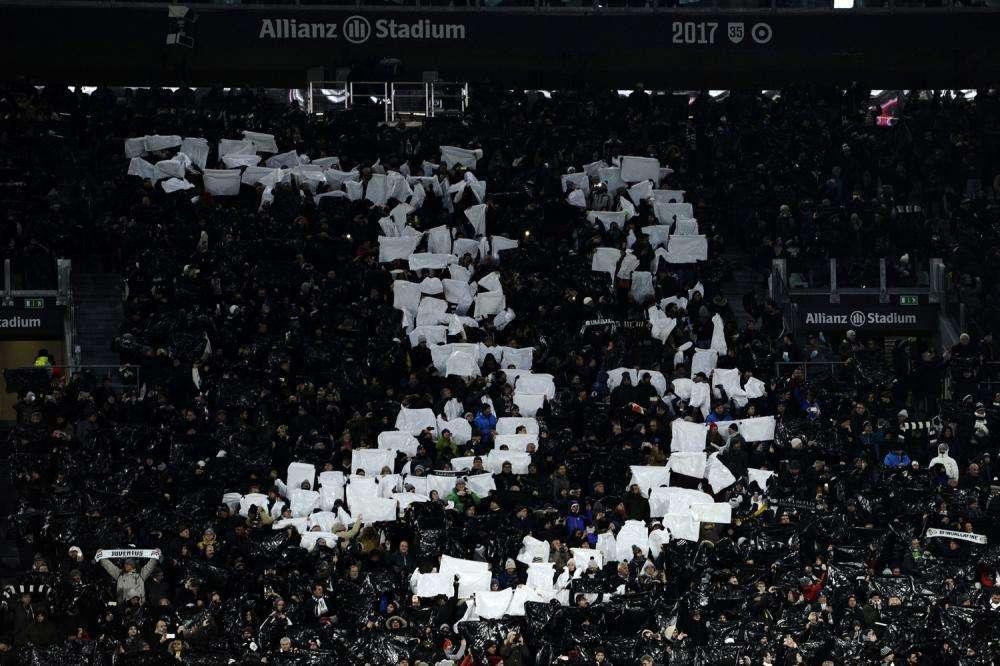 GIUDICE SPORTIVO COPPA ITALIA: Juve multata di 10mila euro. Prime sanzioni per Lichtsteiner e Bentancur