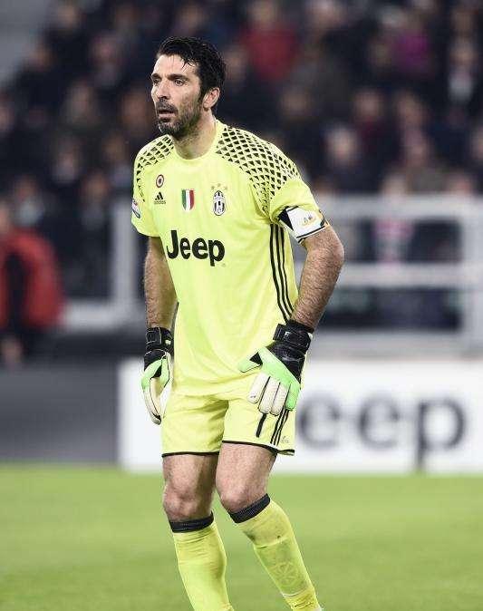 BUFFON A "KICKER": "La Champions mi spinge a continuare a giocare. Gli investitori stranieri nel nostro calcio? Povera Italia"