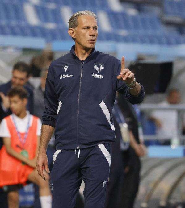 Il Verona resta in A. Zaffaroni: "Una salvezza miracolosa"