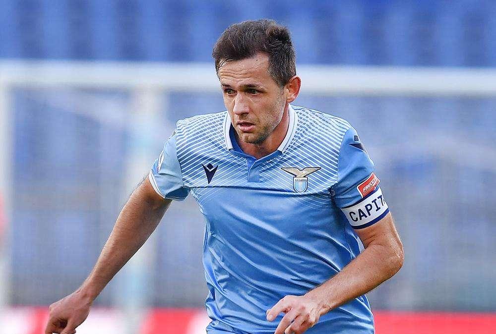 QUI LAZIO - Difesa inedita contro i bianconeri. Fares e Lulic presidieranno le fasce