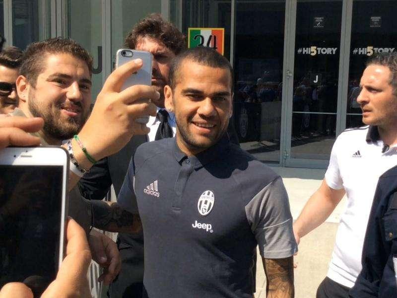 Alves suona la carica: "Pronti per la grande sfida"