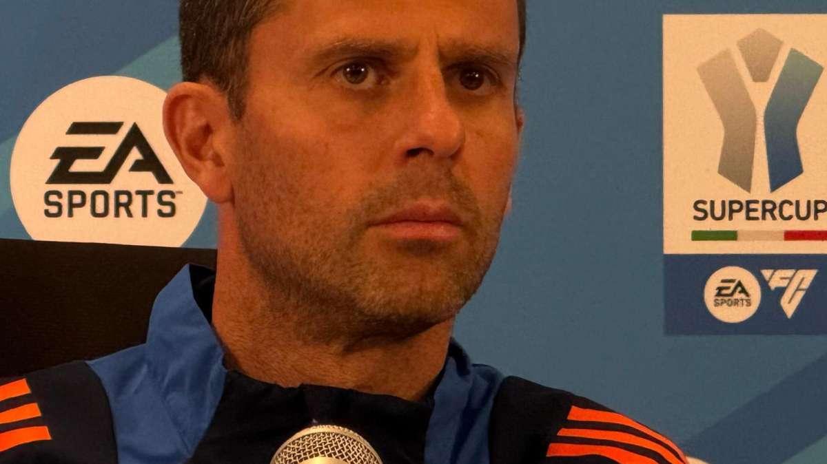 LIVE TJ - THIAGO MOTTA: “Domani Cambiaso giocherà. Siamo pronti per il match contro il Milan. Conceicao sarà out. Su Kolo Muani…”